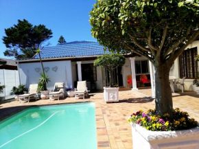 Гостиница Dolphin Inn Blouberg  Блоуберг